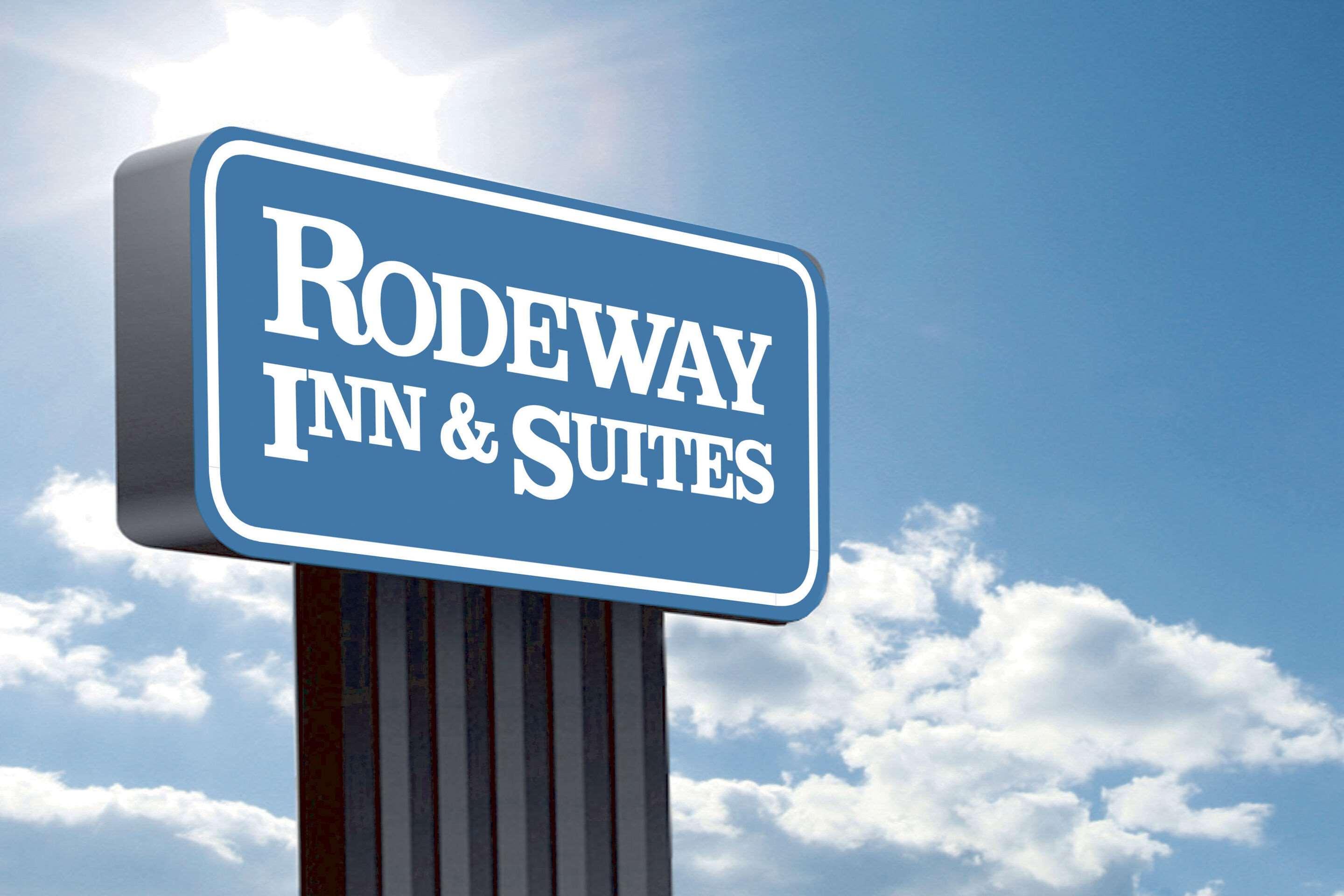 Quality Inn & Suites Фейетвилл Экстерьер фото
